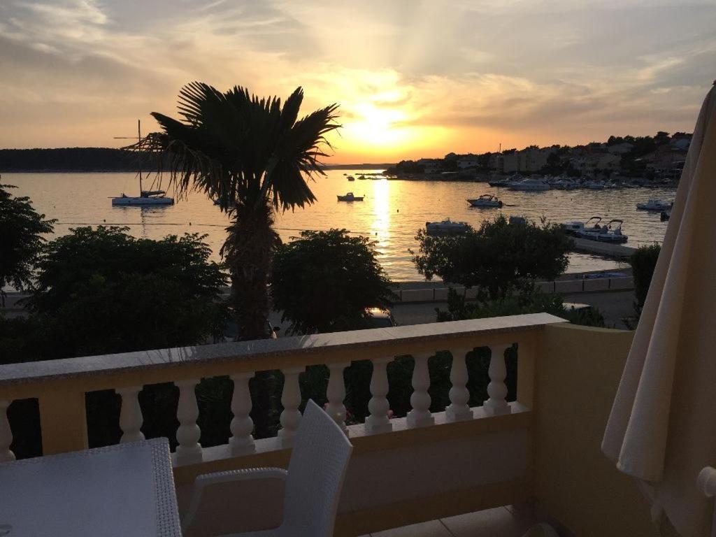 Barbat na Rabu Apartments And Rooms Villa Luci מראה חיצוני תמונה